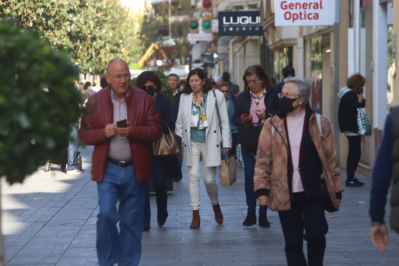 En imágenes, mascarillas en exteriores en Córdoba, división de opiniones en la calle