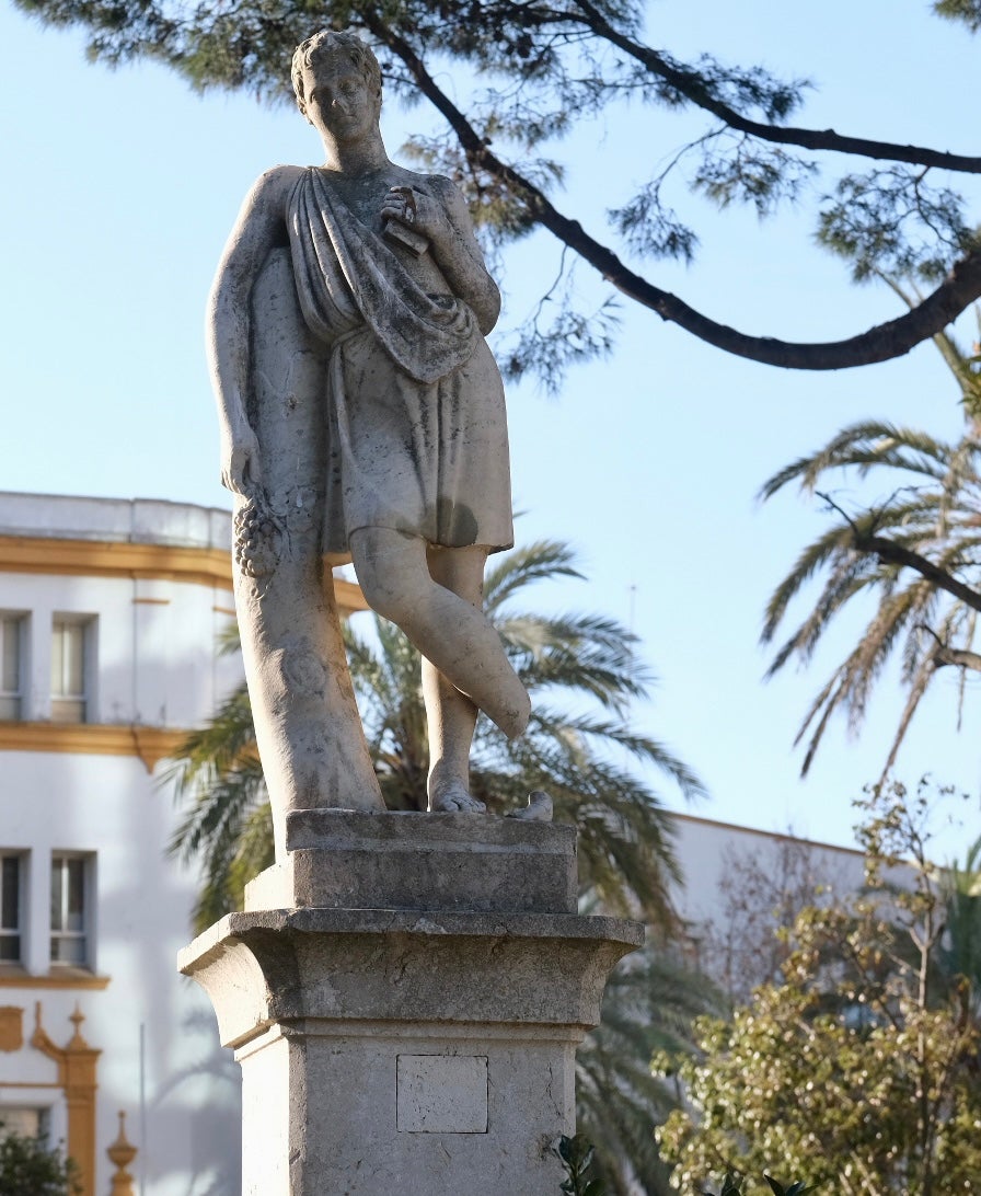 En imágenes: El mal estado de algunos monumentos de Cádiz