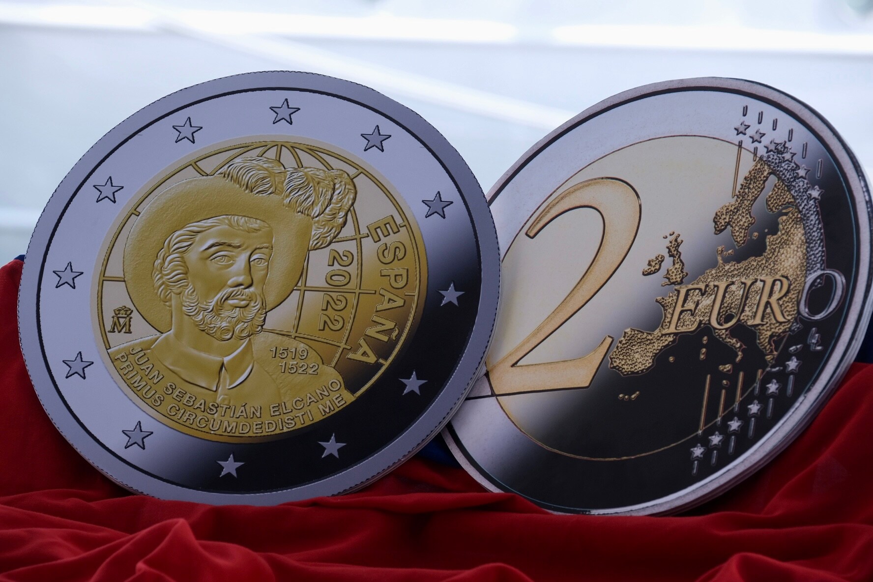En imágenes: Presentación de la moneda conmemorativa del V Centenario de la Primera Vuelta al Mundo
