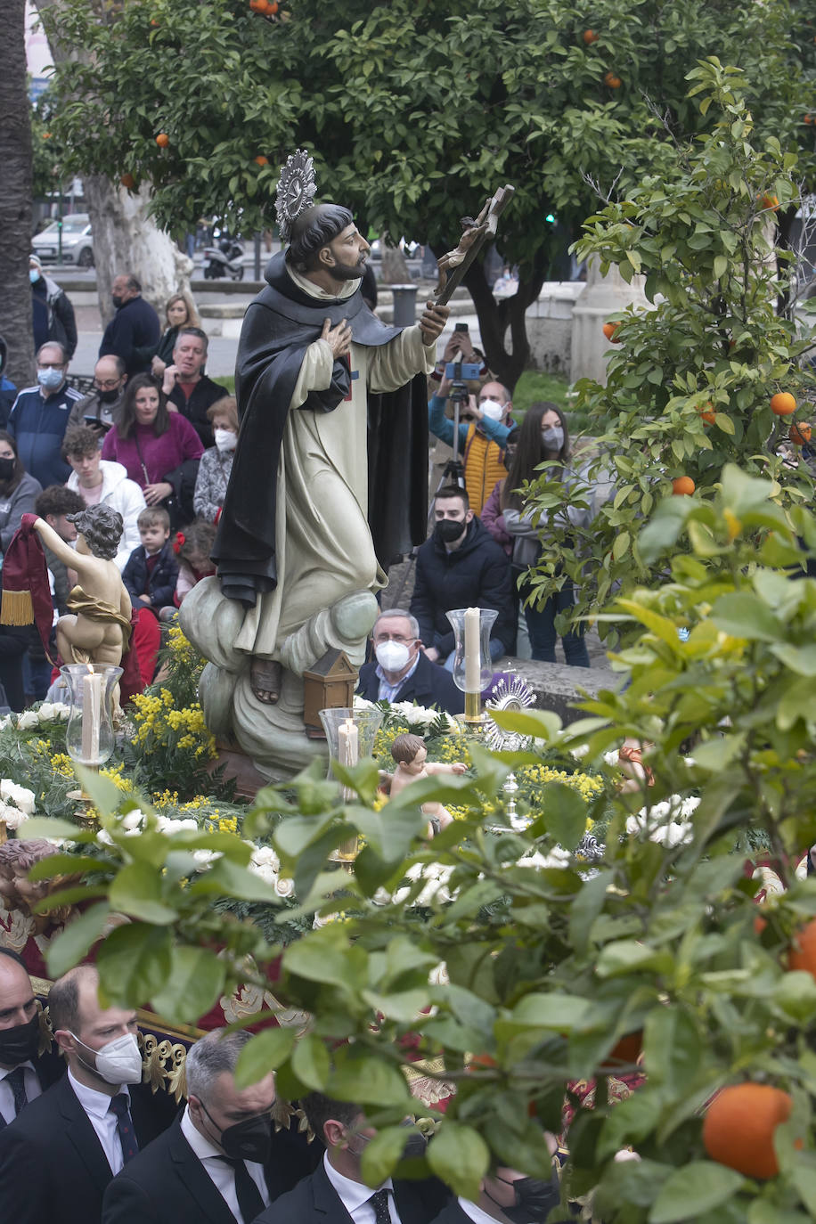 La procesión de San Juan Bautista de la Concepción en Córdoba, en imágenes