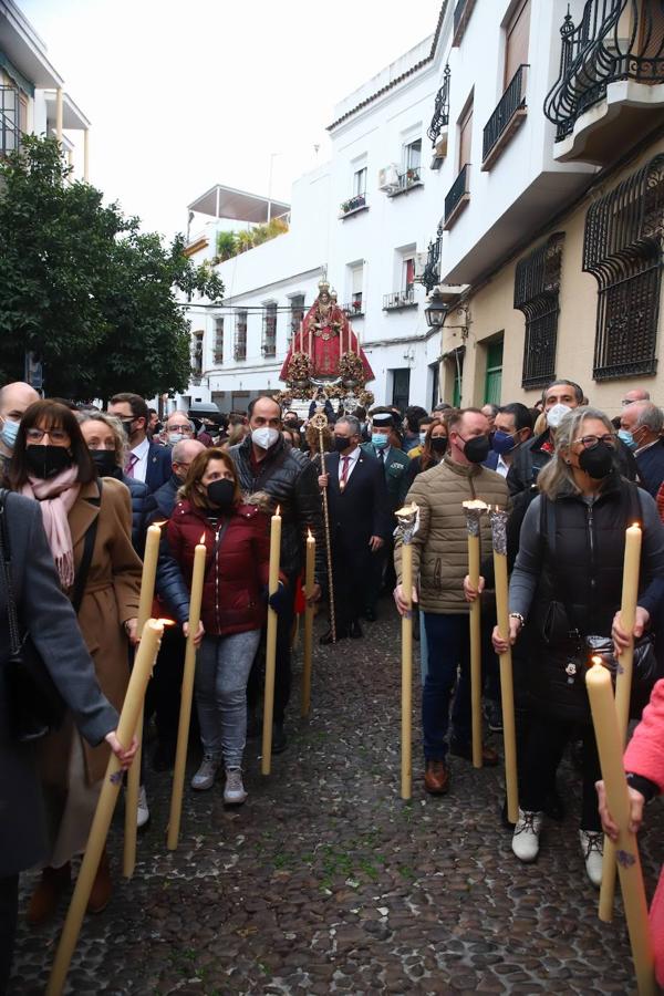 La Virgen de Araceli luce restaurada por las calles de Córdoba, en imágenes