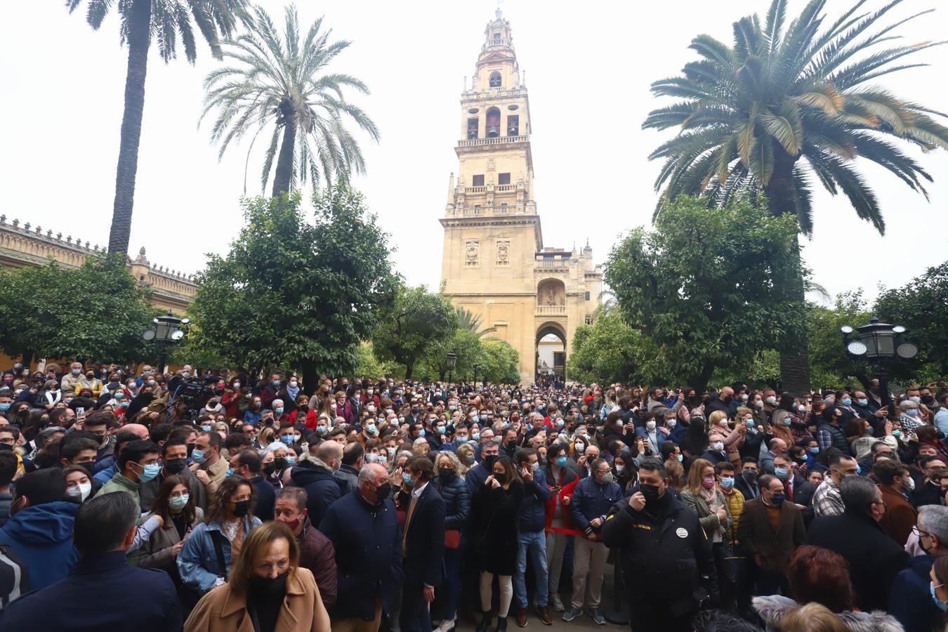 Multitudinario recibimiento a la Virgen de Araceli en la Mezquita-Catedral entre &#039;vivas&#039;