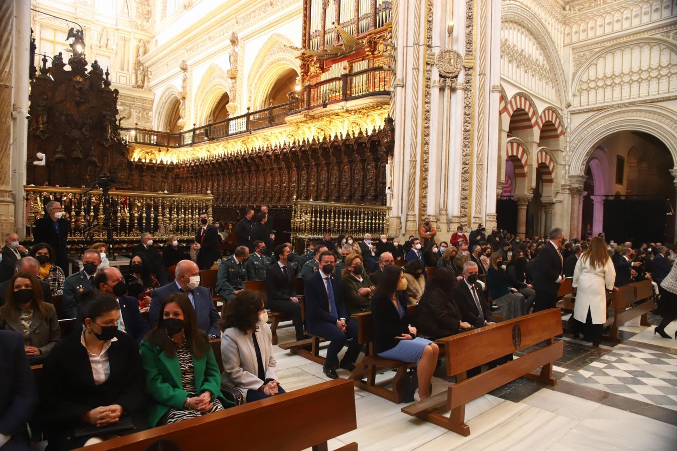 Multitudinario recibimiento a la Virgen de Araceli en la Mezquita-Catedral entre &#039;vivas&#039;