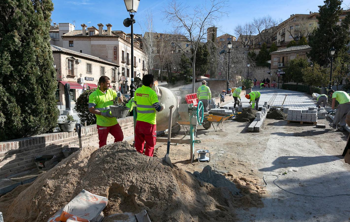 Las obras de la calle Reyes Católicos, en imágenes