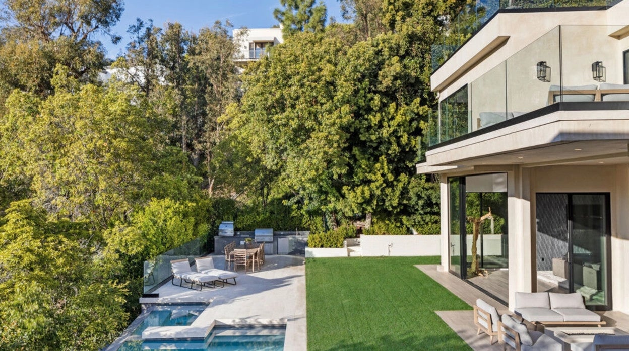 Brooklyn Beckham se deshace de la mansión que compró el verano pasado