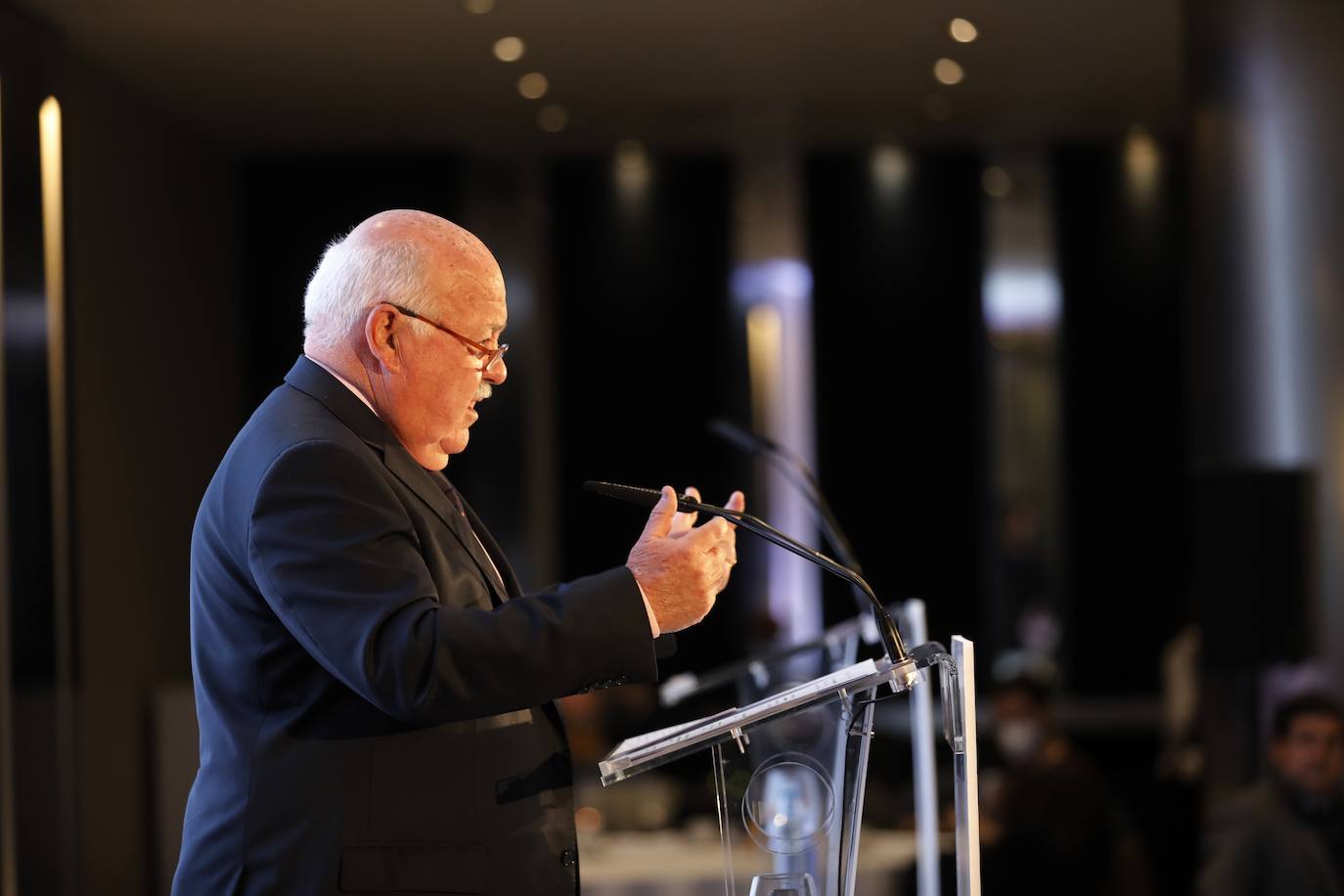 El consejero de Salud en el Foro ABC Córdoba, en imágenes