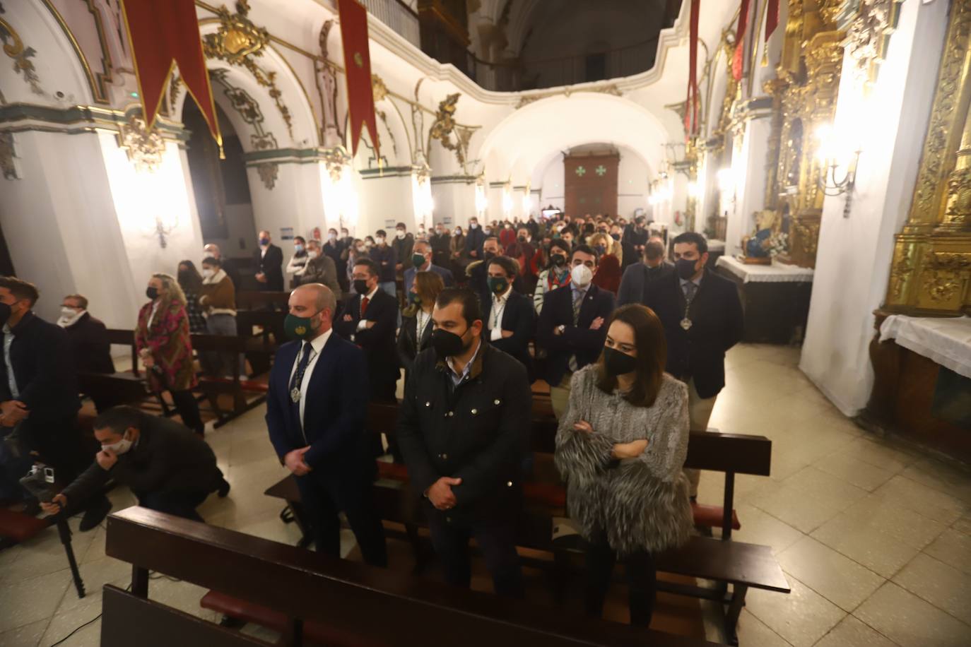 El techo bordado de la Virgen de la Candelaria de Córdoba, en imágenes