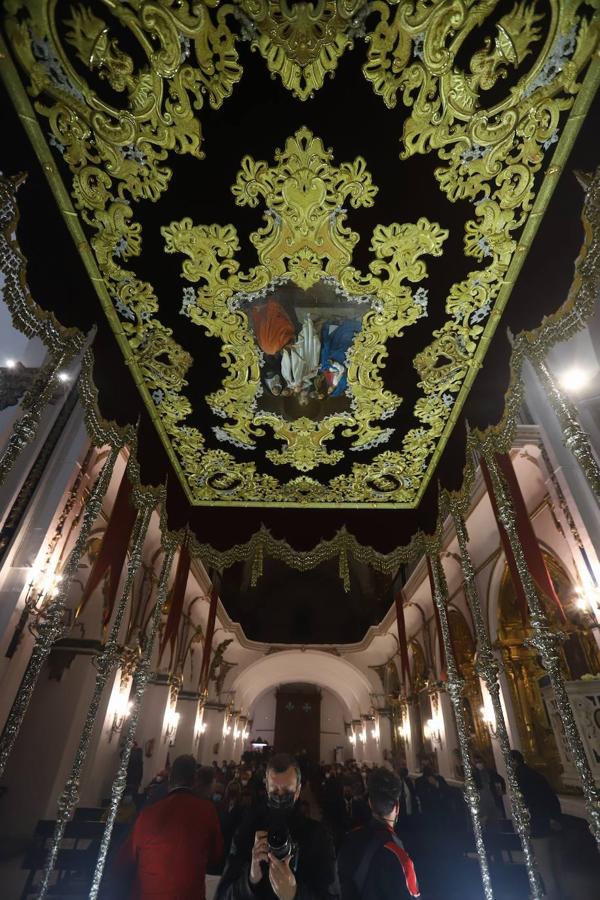 El techo bordado de la Virgen de la Candelaria de Córdoba, en imágenes