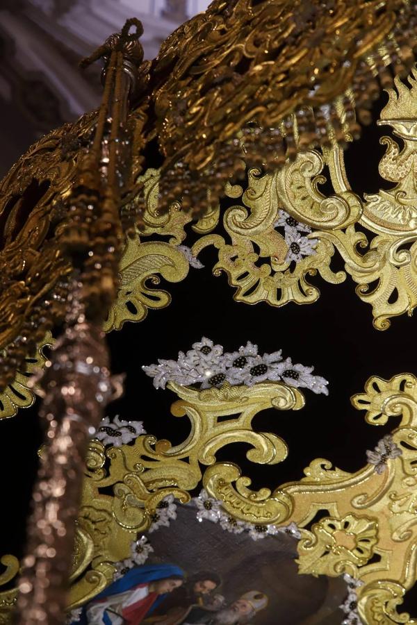 El techo bordado de la Virgen de la Candelaria de Córdoba, en imágenes