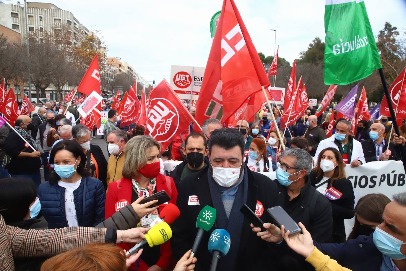 La manifestación en defensa de la sanidad pública en Córdoba, en imágenes