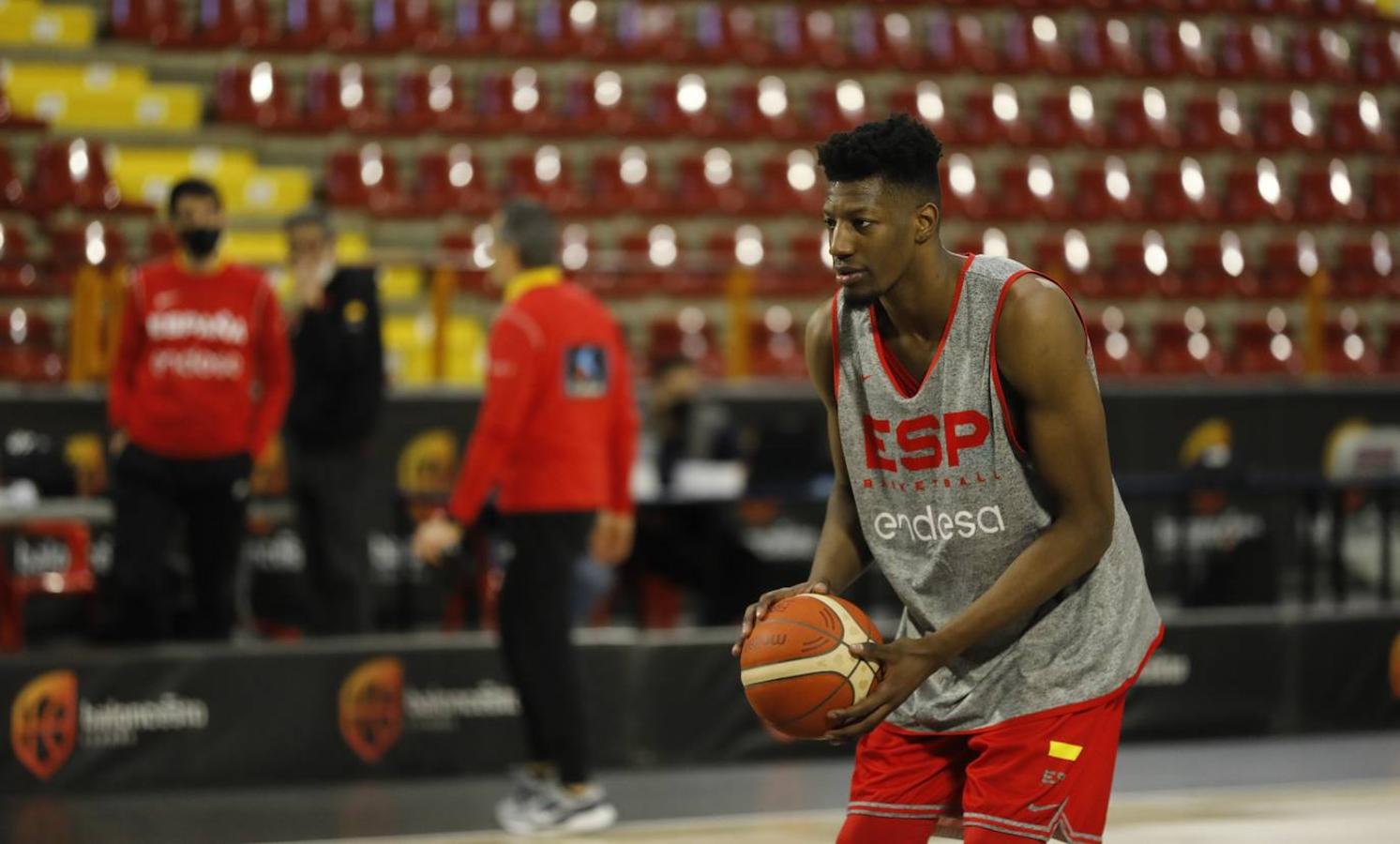 Baloncesto | El primer entrenamiento de España en Córdoba, en imágenes