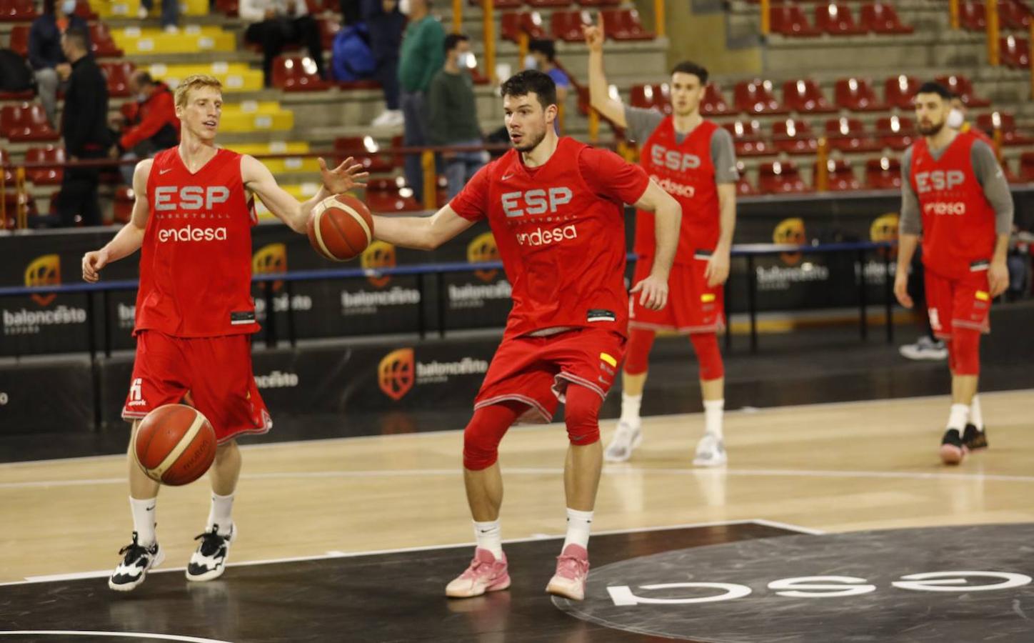 Baloncesto | El primer entrenamiento de España en Córdoba, en imágenes