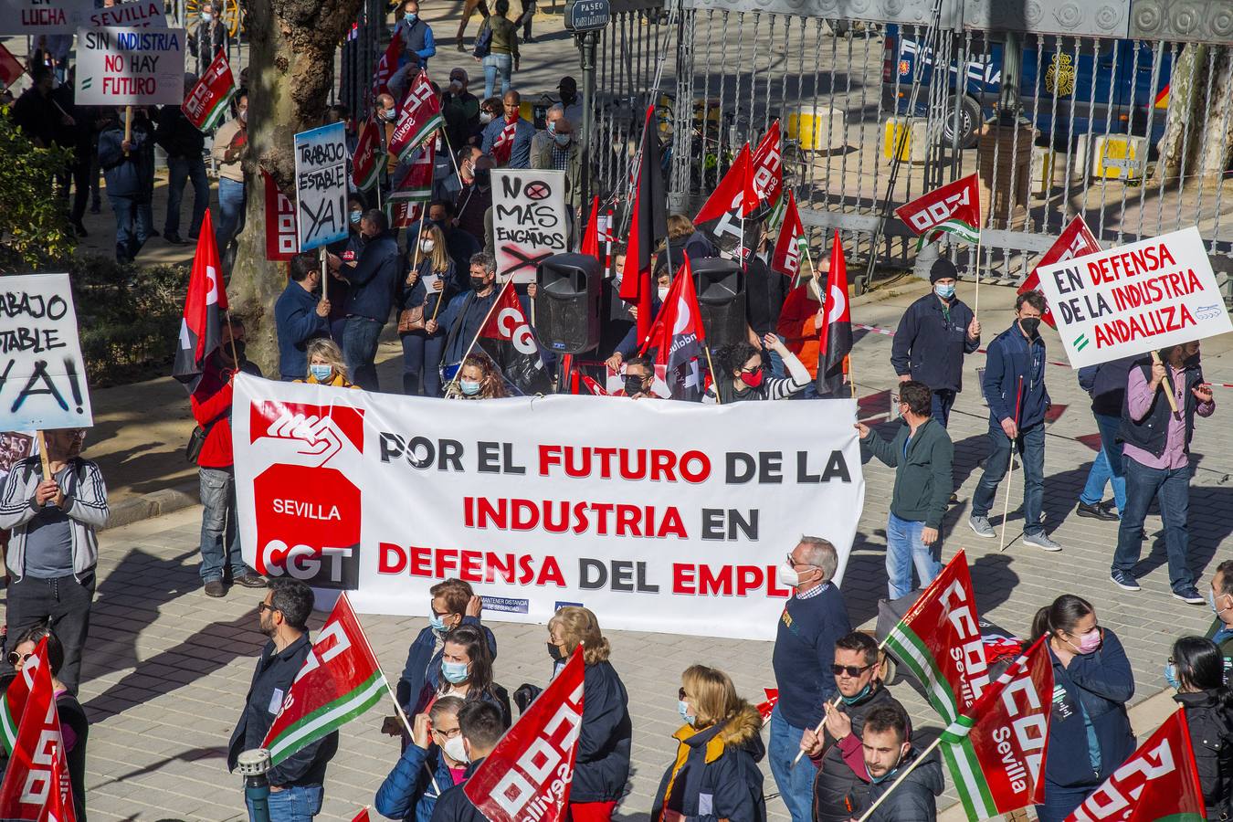 Nueva protesta en Santa Bárbara para frenar el traslado de actividad de Sevilla a Asturias