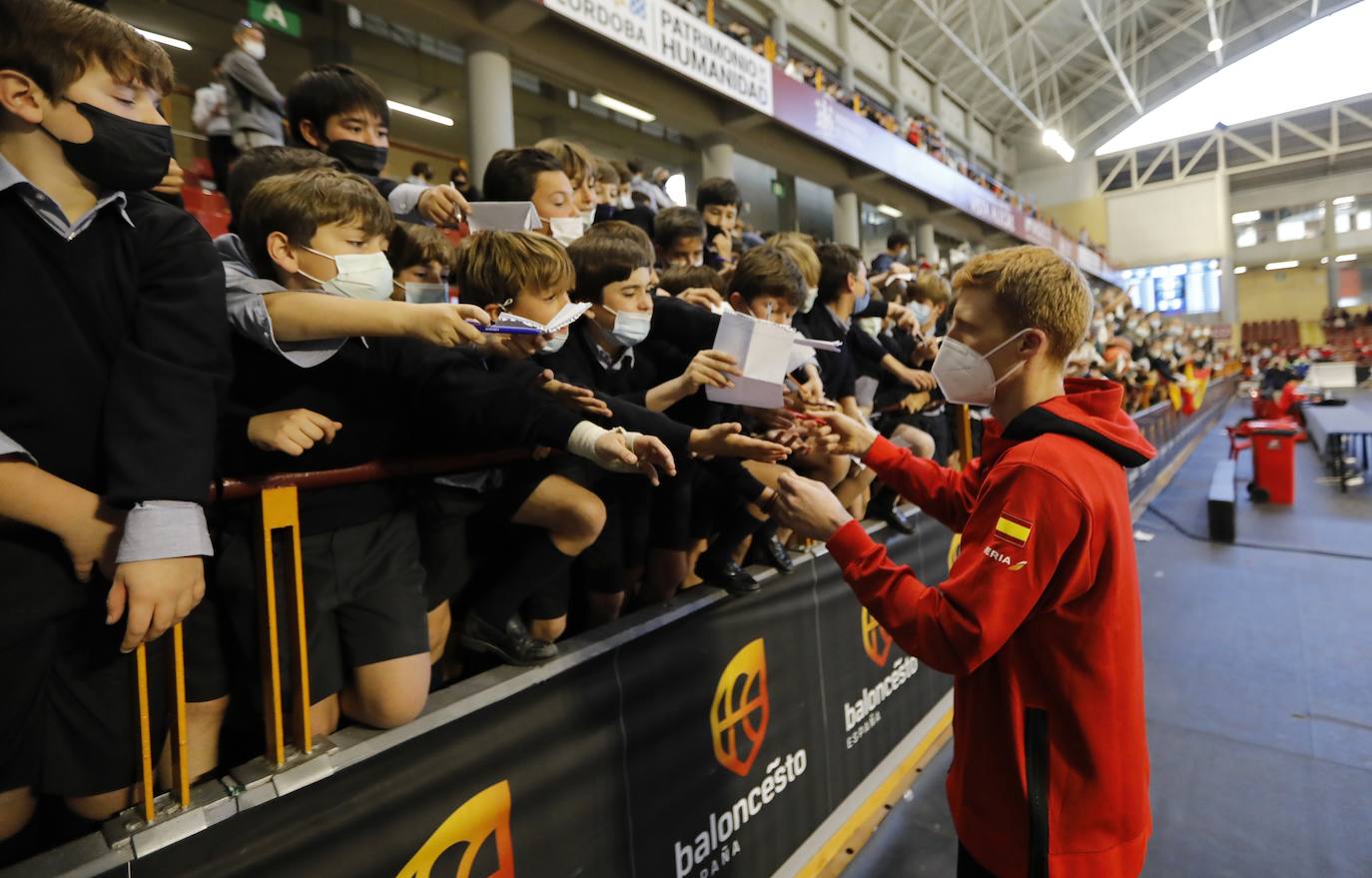 España de baloncesto sigue la puesta a punto este martes en Córdoba, en imágenes