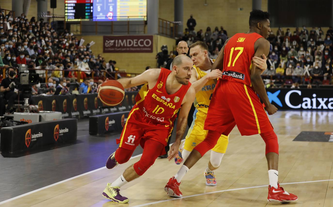 Las mejores imágenes del España - Ucrania de baloncesto en Córdoba