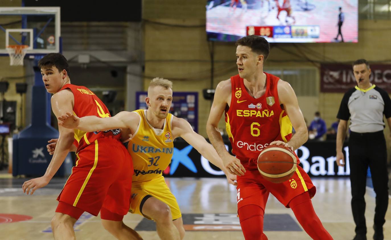 Las mejores imágenes del España - Ucrania de baloncesto en Córdoba