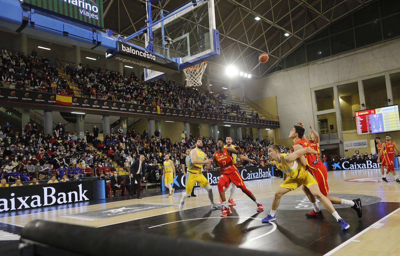 Las mejores imágenes del España - Ucrania de baloncesto en Córdoba