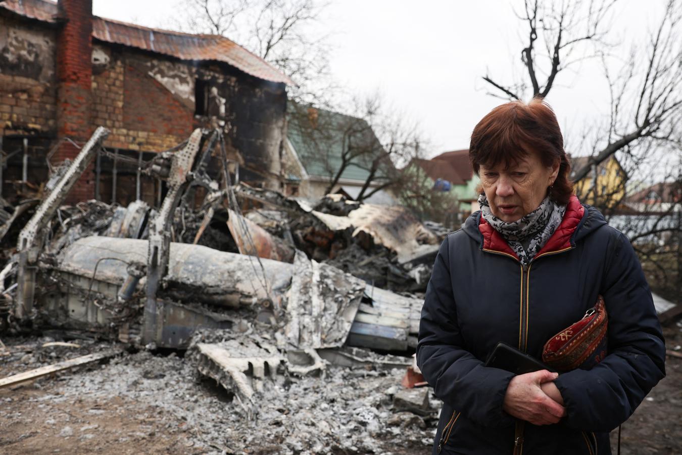 Algunas áreas residenciales de Kiev han quedado gravemente dañadas tras los ataques rusos. 