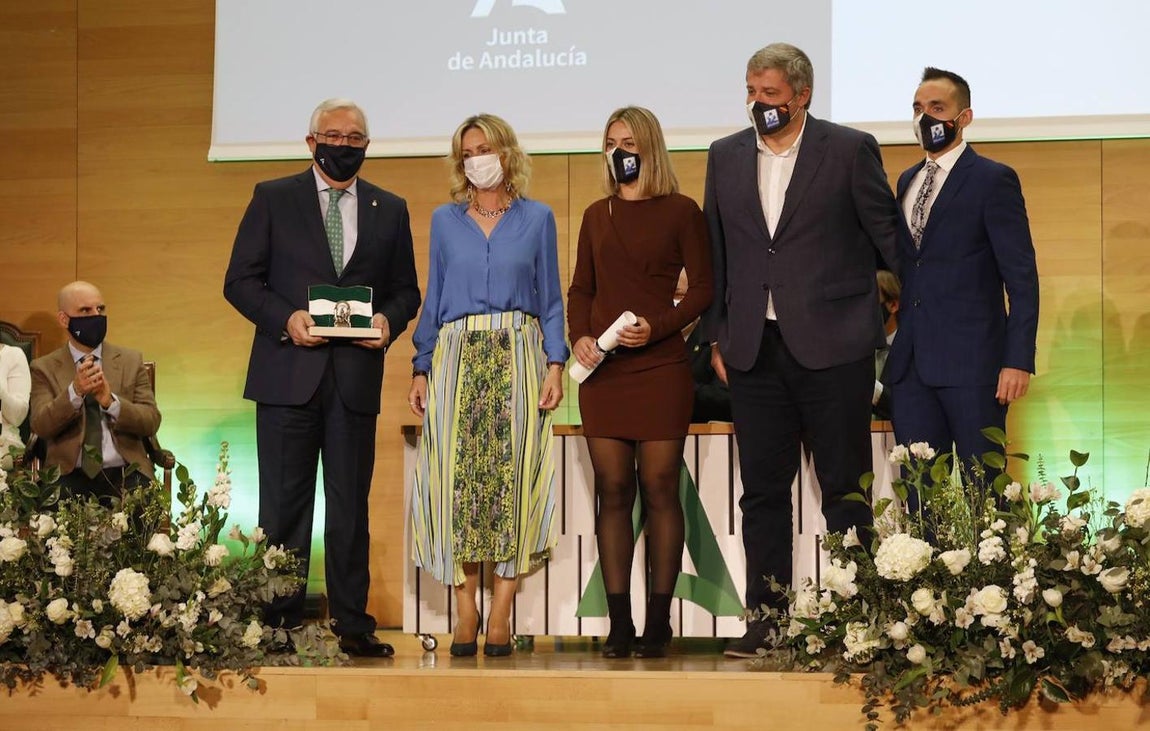 La entrega de las banderas de Andalucía en Córdoba, en imágenes