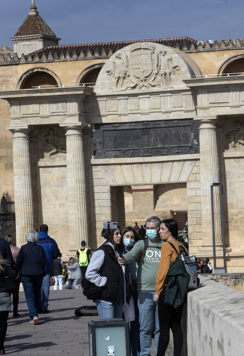 Los turistas el primer día del Puente de Andalucía en Córdoba, en imágenes