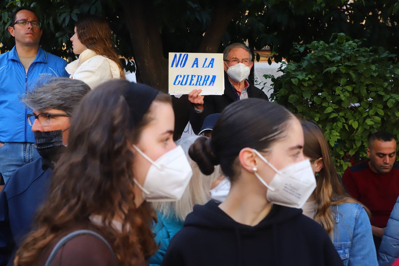 La manifestación contra la guerra en Ucrania en Córdoba, en imágenes