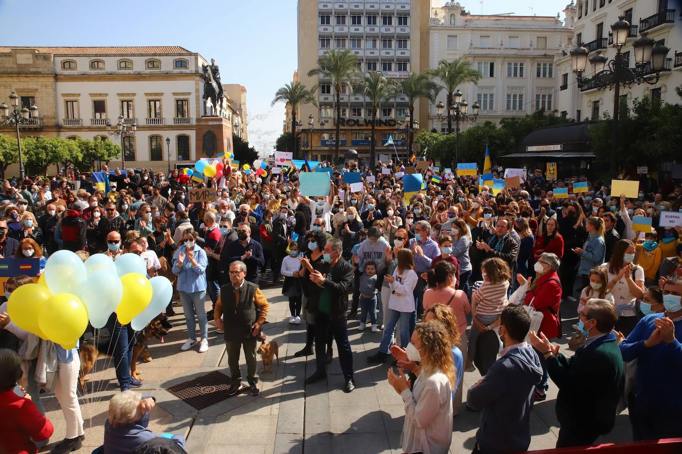 La manifestación contra la guerra en Ucrania en Córdoba, en imágenes