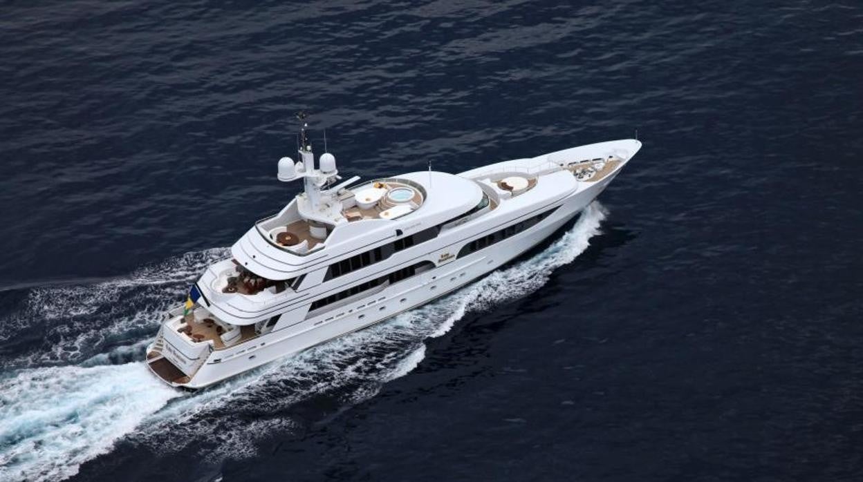 Lady Anastasia, el yate de un millonario ruso que un marinero ucraniano ha intentado hundir en Mallorca