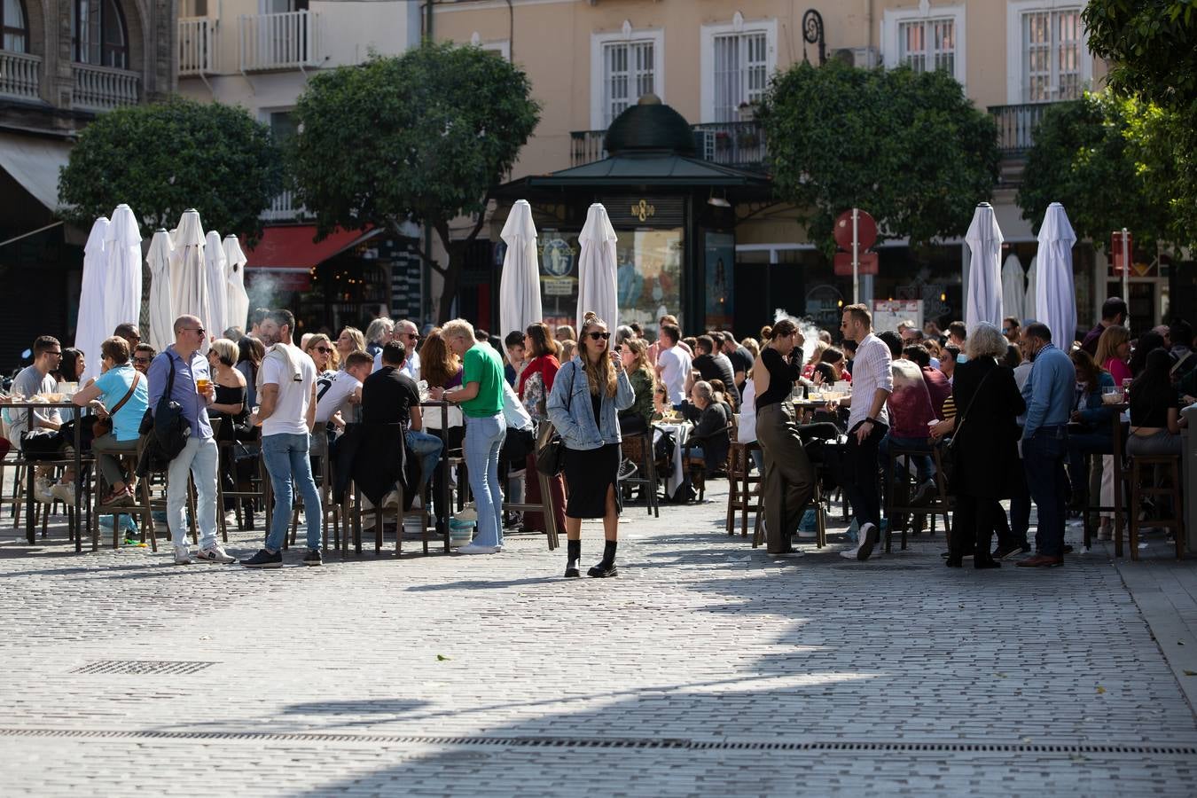 Pleno ambiente de puente de Andalucía en las calles del Centro