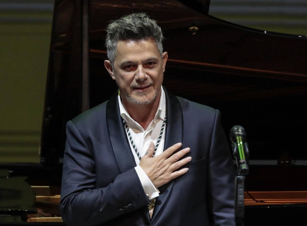 Acto de entrega de las medallas de Andalucía en el Teatro de la Maestranza de Sevilla. RAÚL DOBLADO