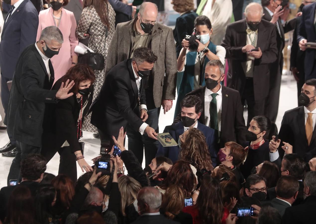 Acto de entrega de las medallas de Andalucía en el Teatro de la Maestranza de Sevilla. RAÚL DOBLADO