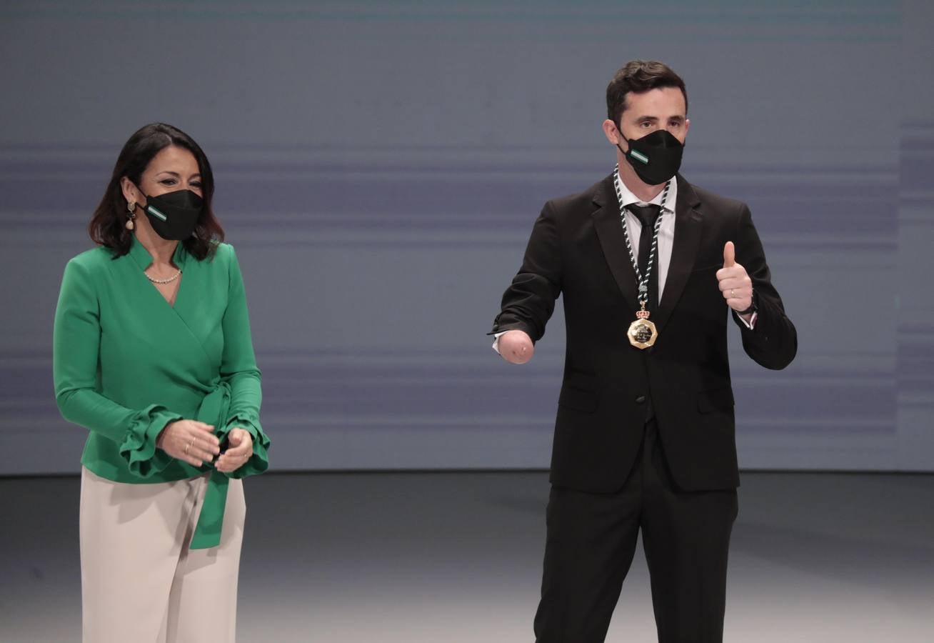 Acto de entrega de las medallas de Andalucía en el Teatro de la Maestranza de Sevilla. RAÚL DOBLADO