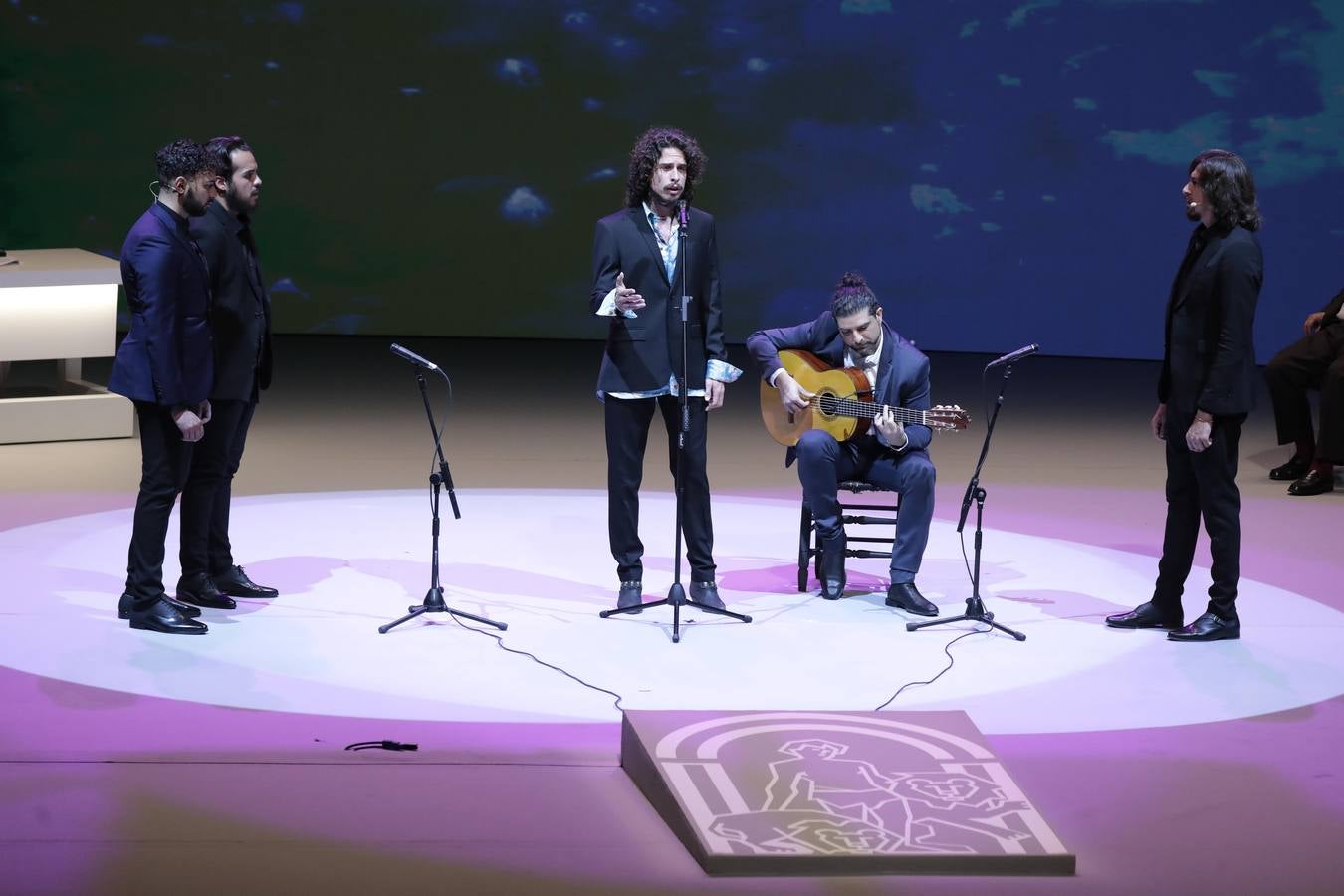 Acto de entrega de las medallas de Andalucía en el Teatro de la Maestranza de Sevilla. RAÚL DOBLADO