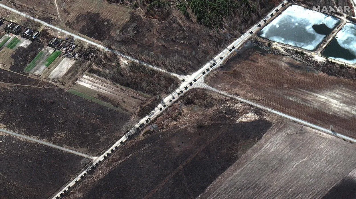 En imágenes, el convoy de 64 kilómetros de vehículos rusos que se dirige a Kiev