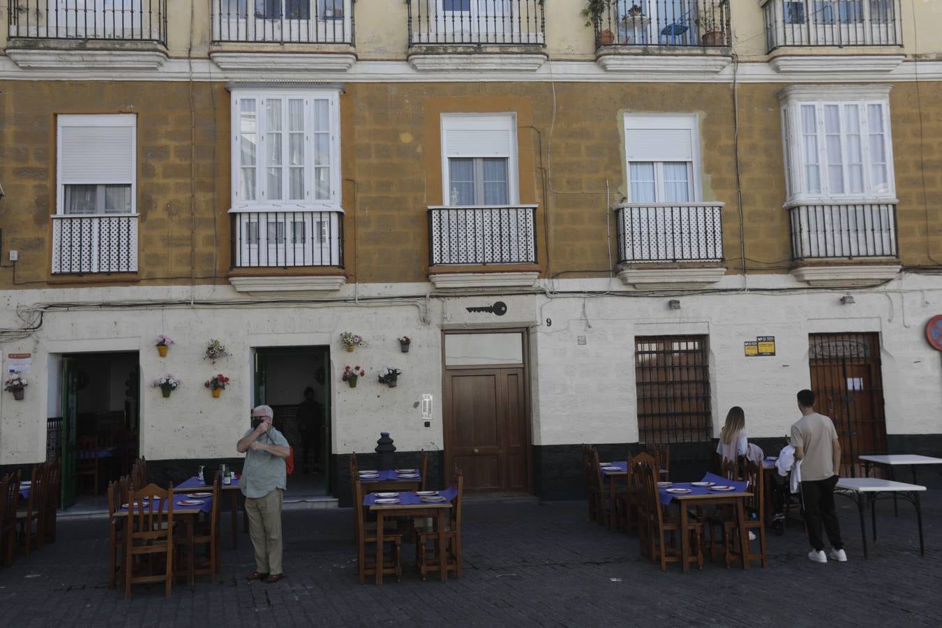 Fotos: Ambiente de Martes de Carnaval en Cádiz