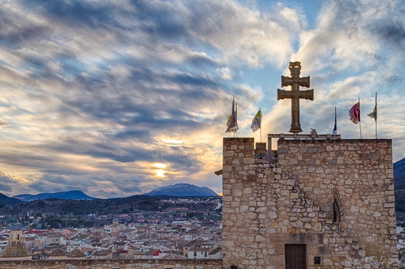 Región de Murcia. Puede que su famosa Cruz de Caravaca de origen religioso y oriental custodiada en esta ciudad y su fama de milagrosa y protectora sea la que acaparan tantas búsquedas por parte de los viajeros (Caravaca de la Cruz, Murcia). En la foto, el Santuario de Caravaca de la Cruz