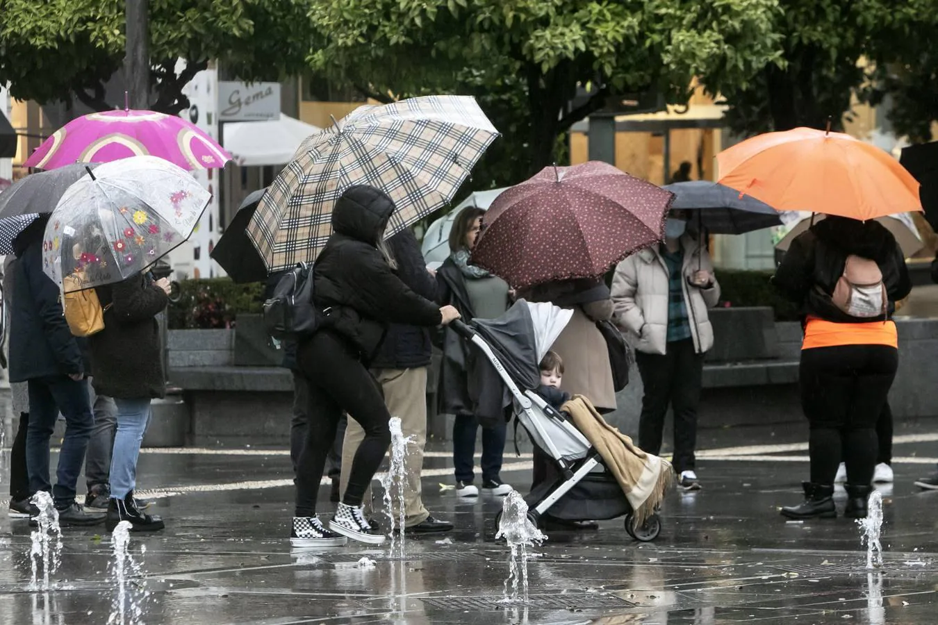 La primera lluvia en semanas en Córdoba, en imágenes