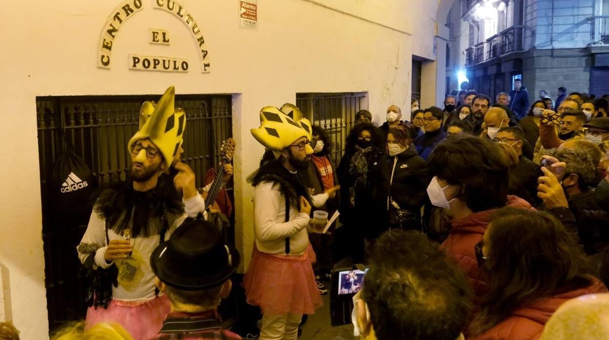 Fotos: Ambiente de jueves de Carnaval en Cádiz