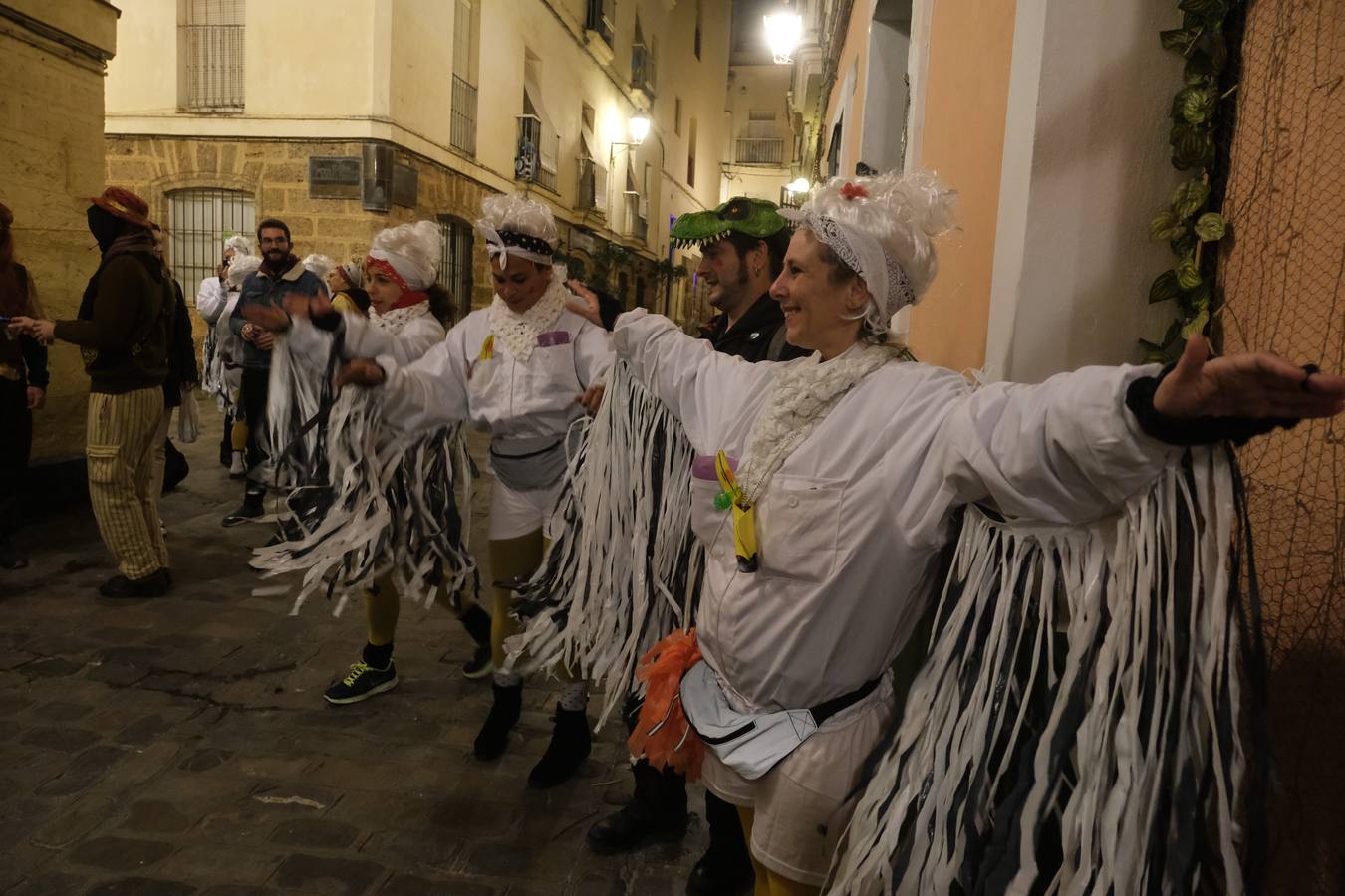 Fotos: Ambiente de jueves de Carnaval en Cádiz