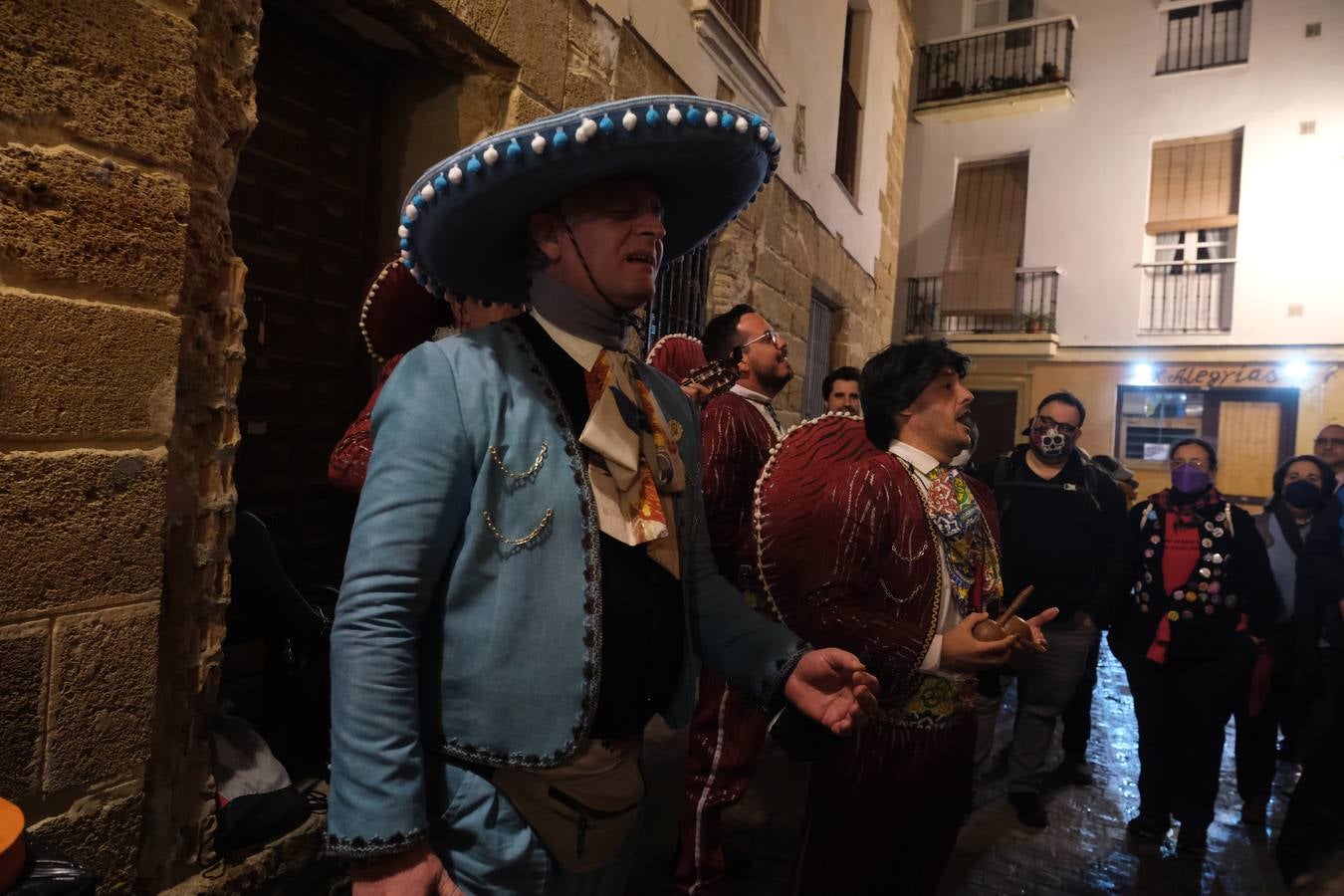 Fotos: Ambiente de jueves de Carnaval en Cádiz