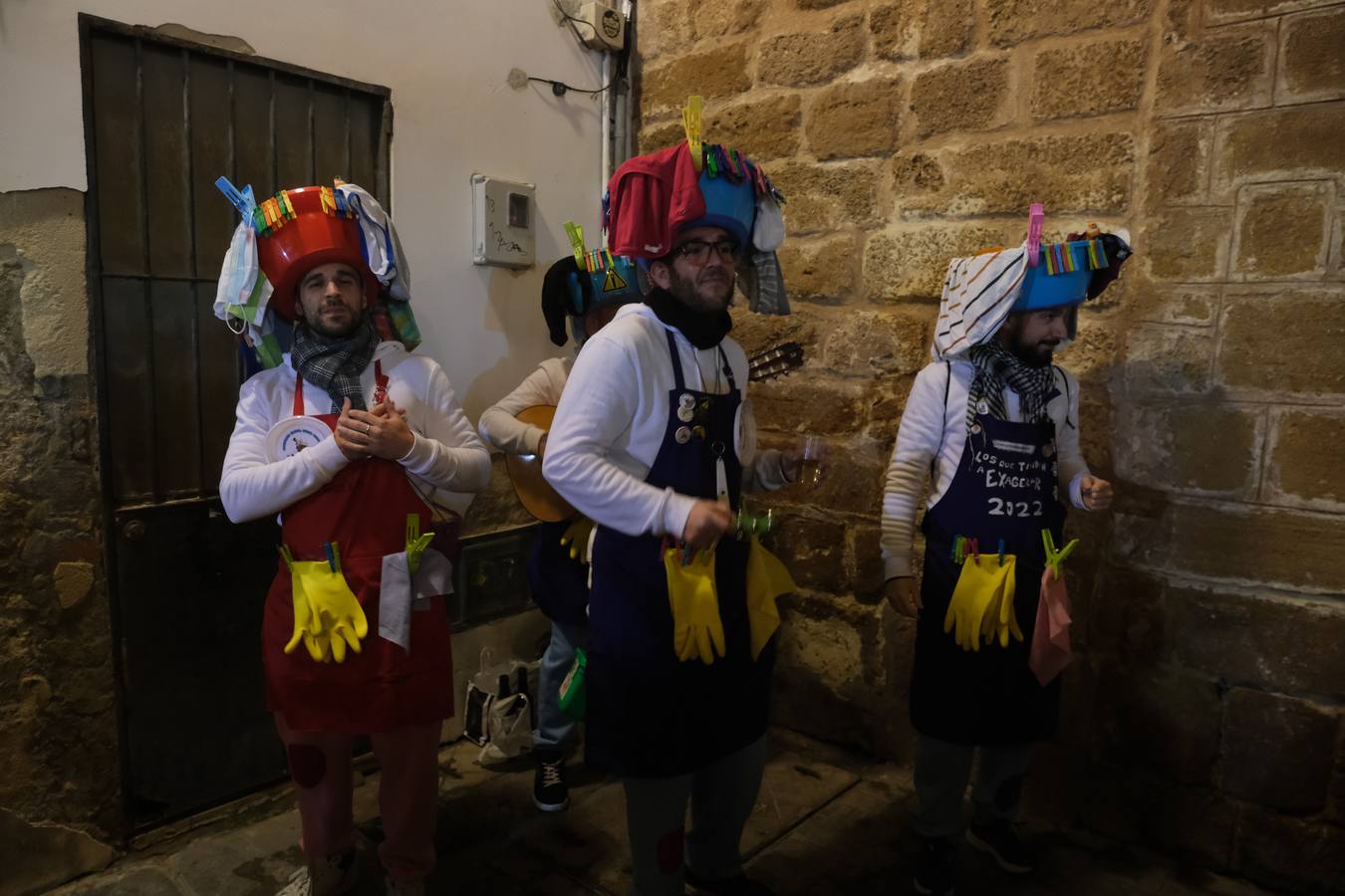 Fotos: Ambiente de jueves de Carnaval en Cádiz