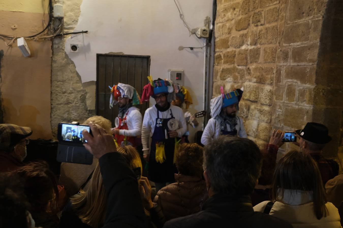 Fotos: Ambiente de jueves de Carnaval en Cádiz