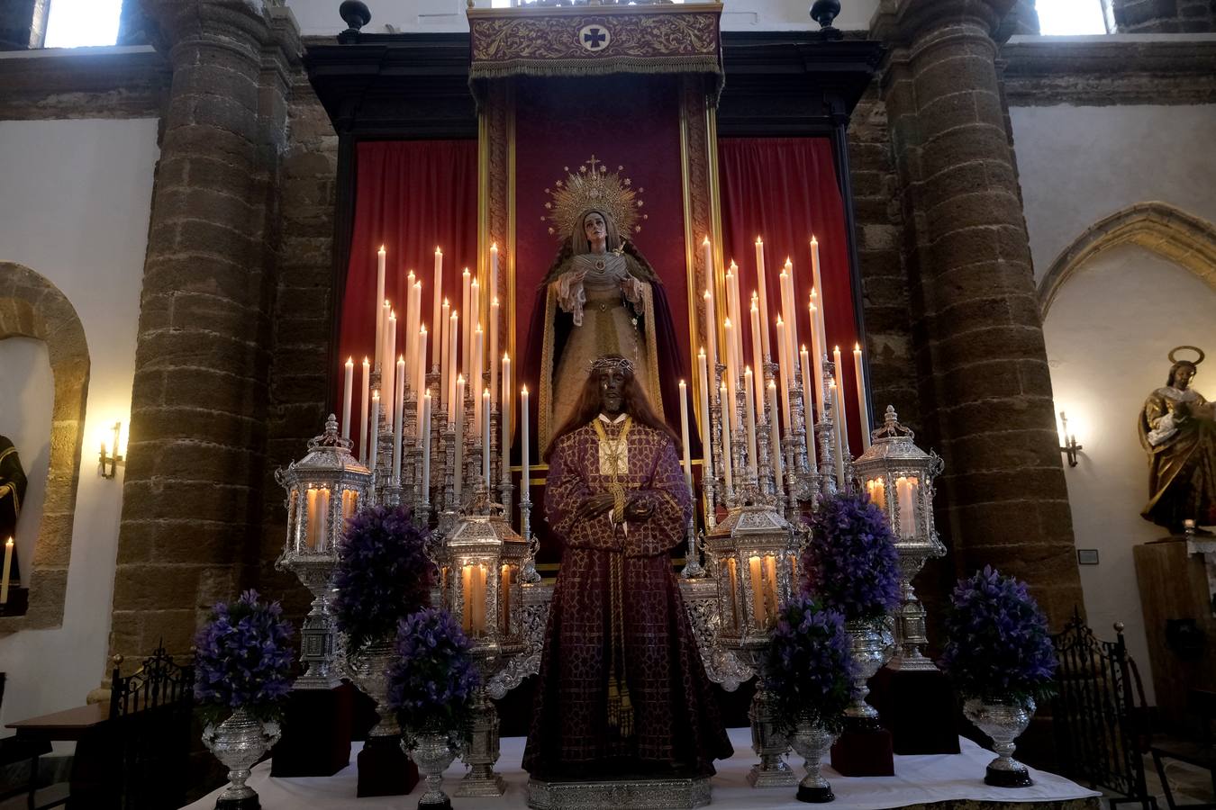 La devoción por el Medinaceli marca el primer viernes de marzo en Cádiz