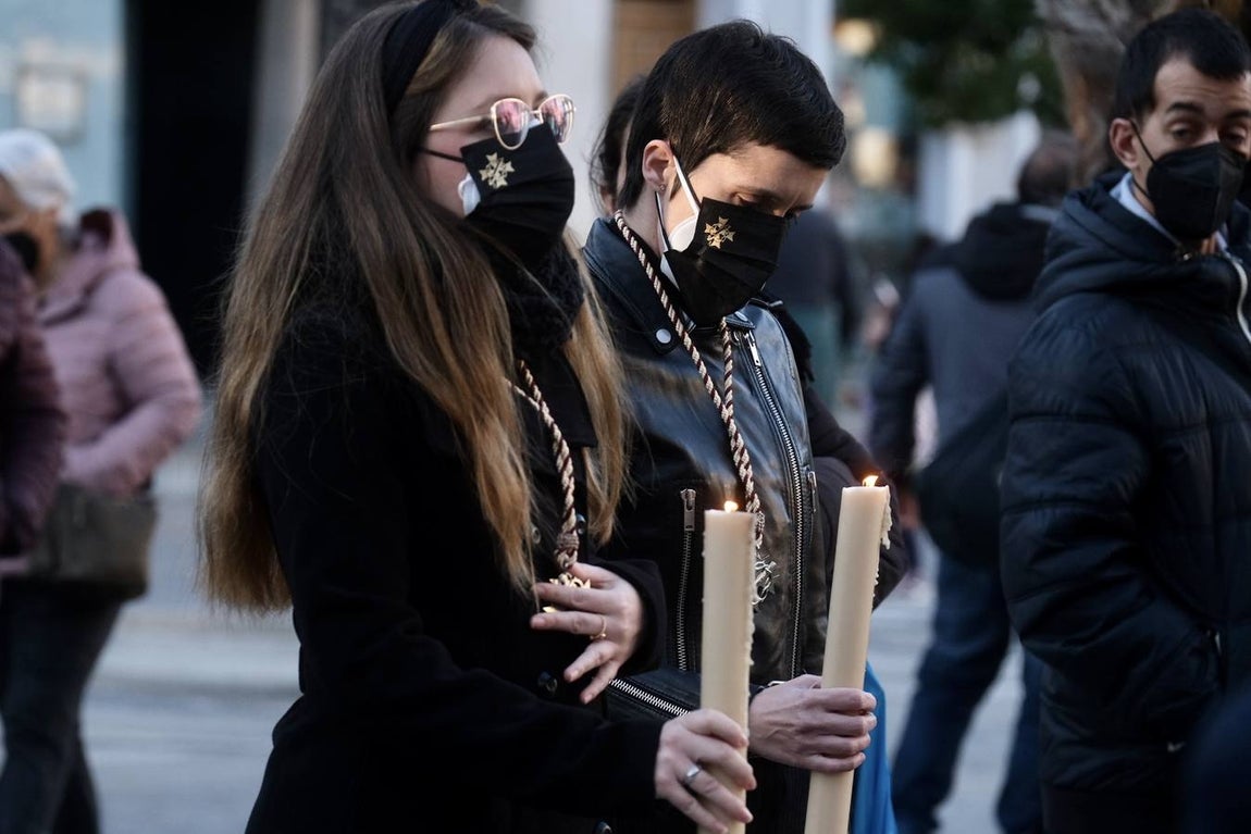 FOTOS:Traslado del Señor de la Sentencia hasta la Catedral para presidir el Vía Crucis oficial de Hermandades de Cádiz