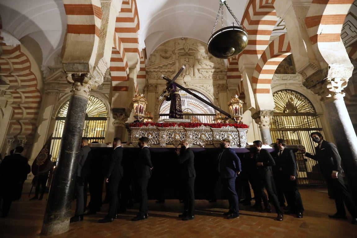 En imágenes, el Vía Crucis del Calvario en Córdoba (II)