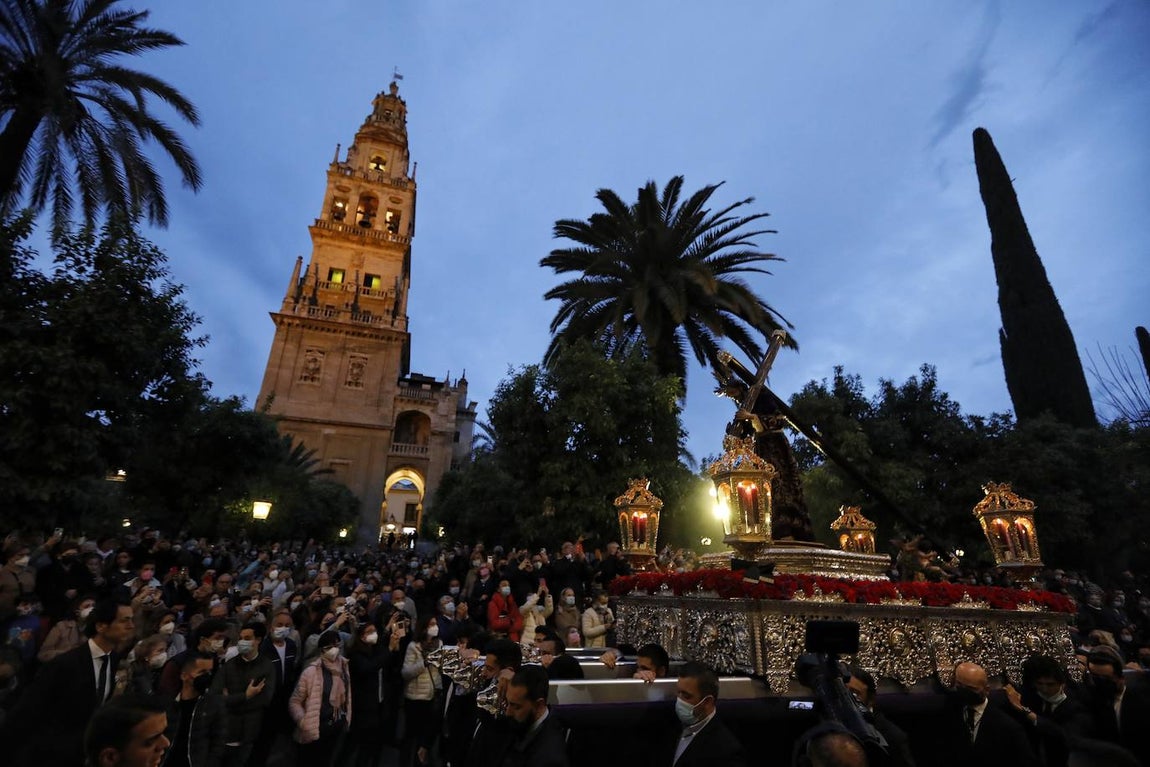 En imágenes, el Vía Crucis del Calvario en Córdoba (II)