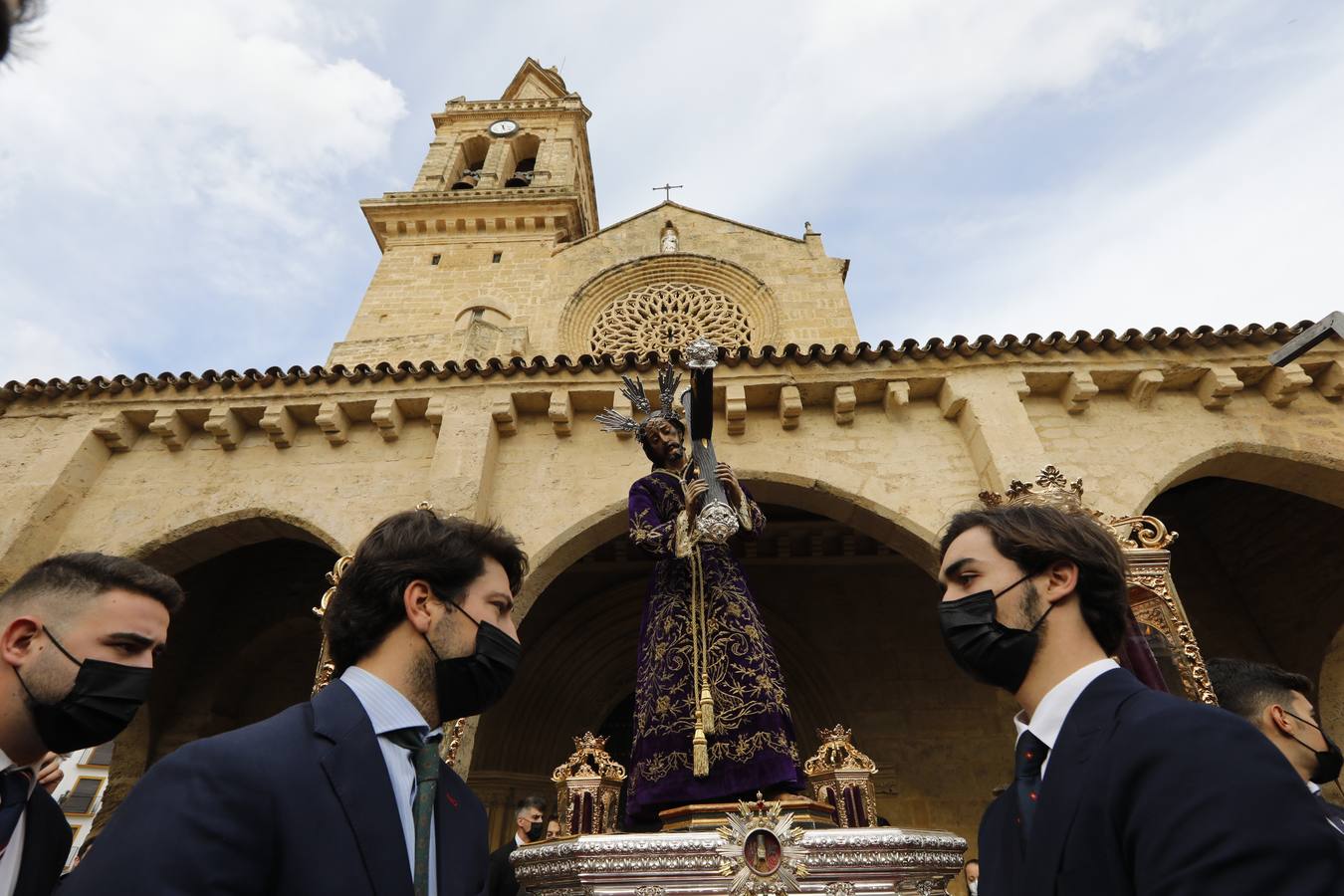 En imágenes, el Vía Crucis del Calvario en Córdoba (I)