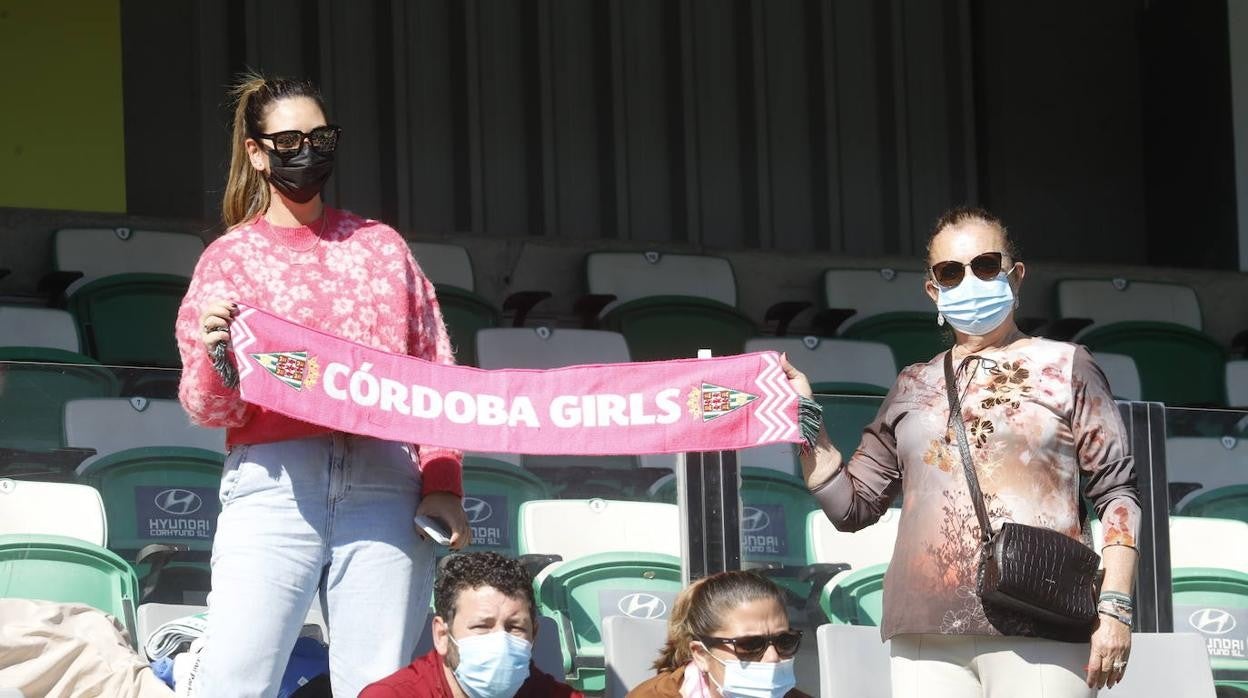 El excelente ambiente en el Córdoba CF - CD Mensajero, en imágenes