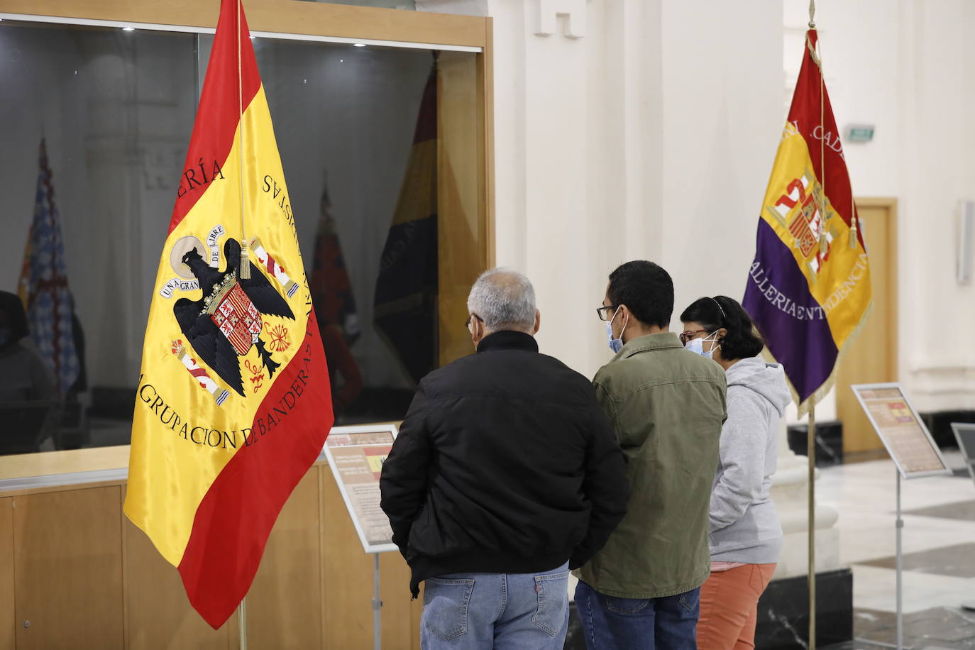 La exposición &#039;Banderas históricas de España&#039;, en imágenes