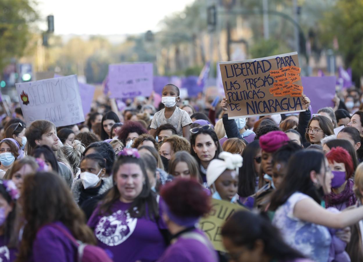 La manifestación del Día Internacional de la Mujer en Córdoba, en imágenes