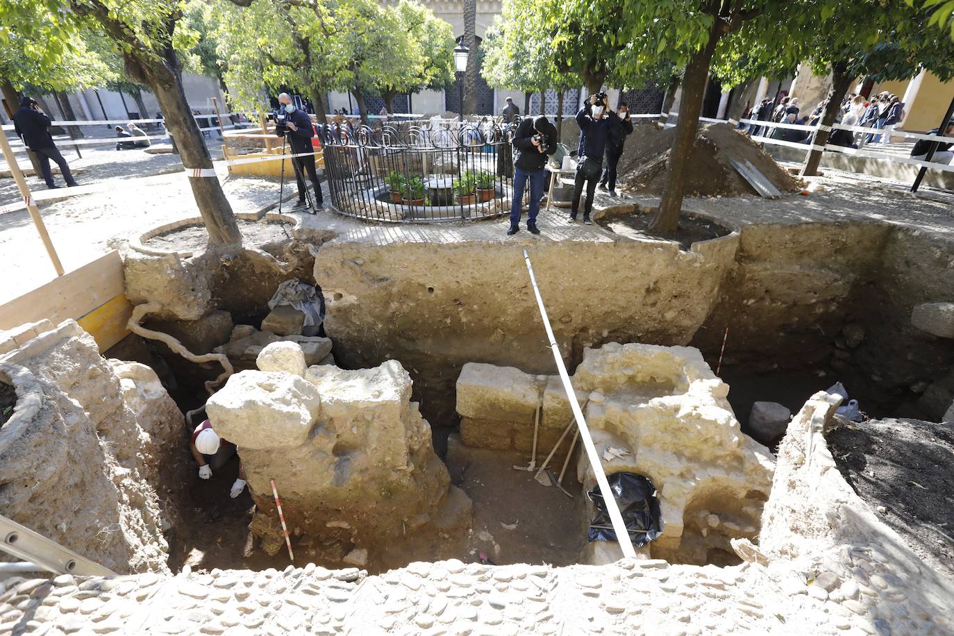 La excavación arqueológica en la Mezquita-Catedral de Córdoba, en imágenes